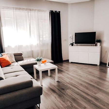 Apartment Kino リュブリャナ エクステリア 写真