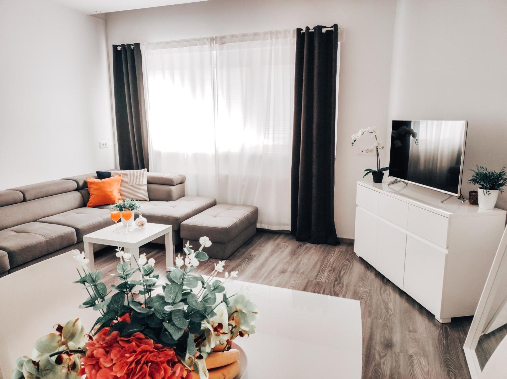 Apartment Kino リュブリャナ エクステリア 写真