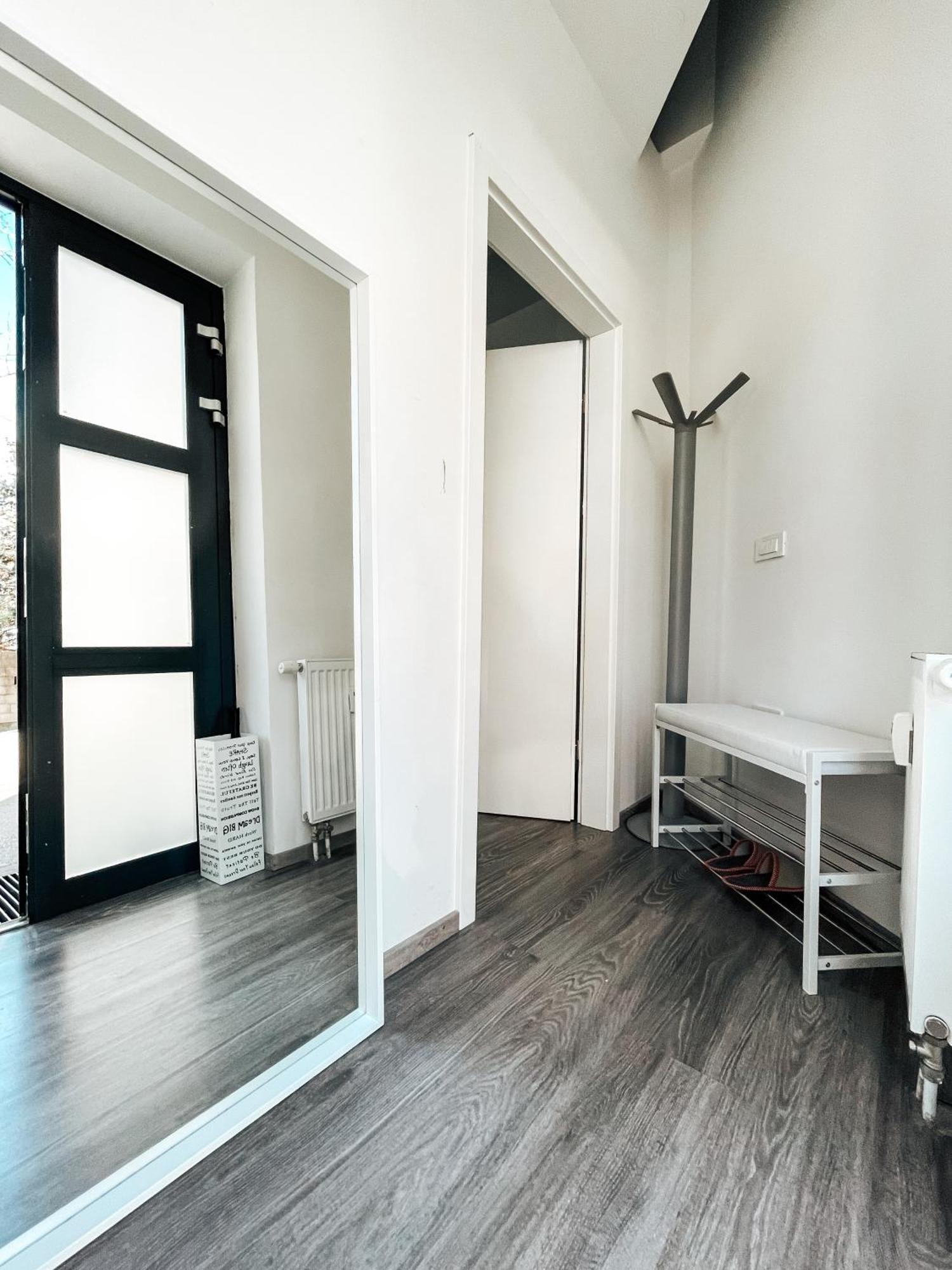 Apartment Kino リュブリャナ エクステリア 写真